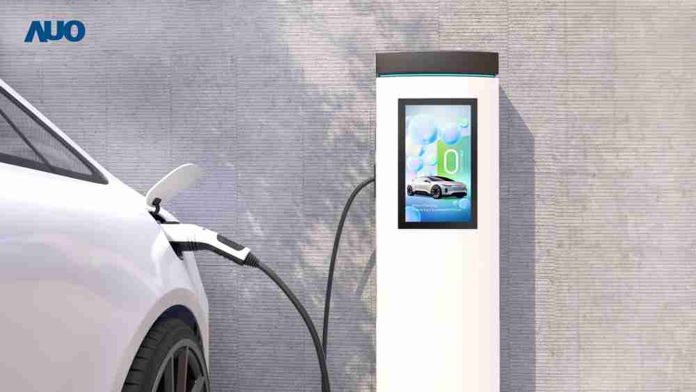 友達〝EVSE車用充電樁解決方案〞專為電動汽車充電樁設計，，具有高亮度、、克服戶外艱難環境的耐溫、、、、耐紫外線等特性，，，並搭載散熱性及擴充性強的高效能工業電腦，，，可實現人機互動訴求，，，如資訊顯示、、、、支付等應用